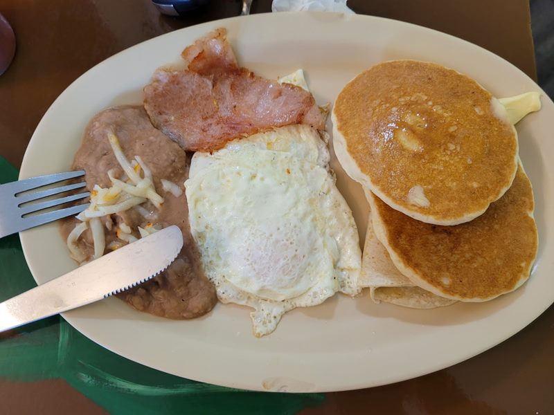 Sr. Benjos food